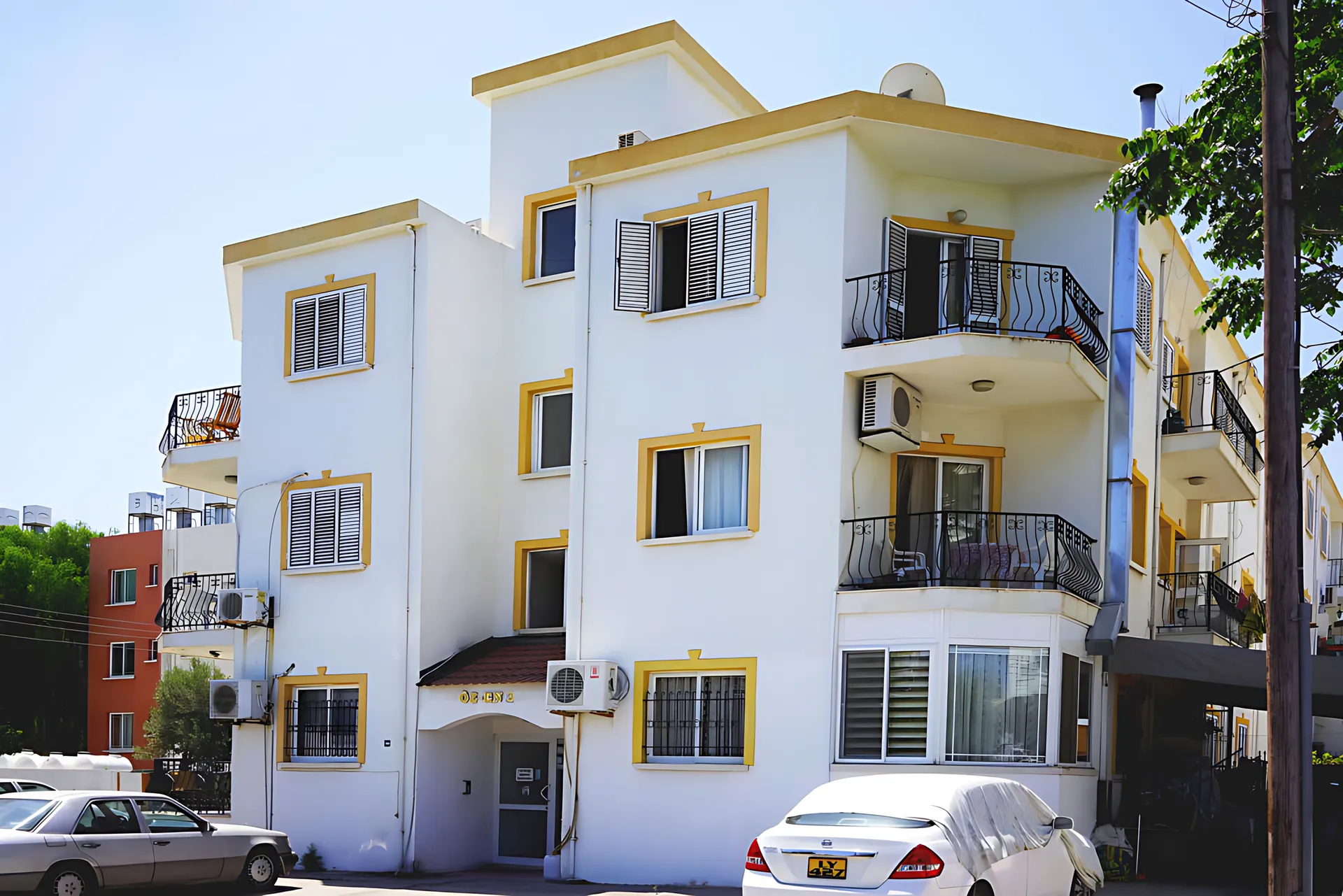 Öz-En 3, Kyrenia town centre